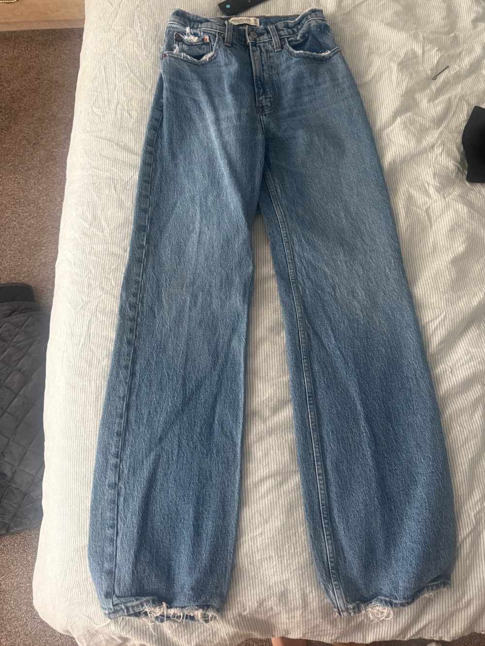 Abercrombie & Fitch The 90’s Relaxed Jean High Rise